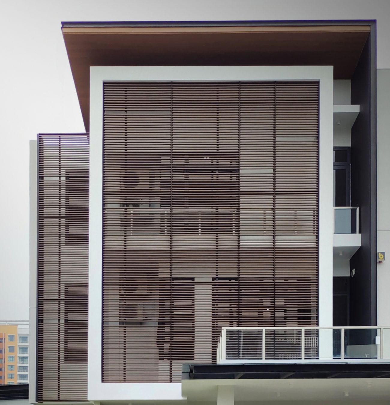 [B3] feature - right - 03